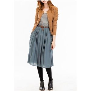 20% off SALE! Pleated A-line skirt in vintage blue